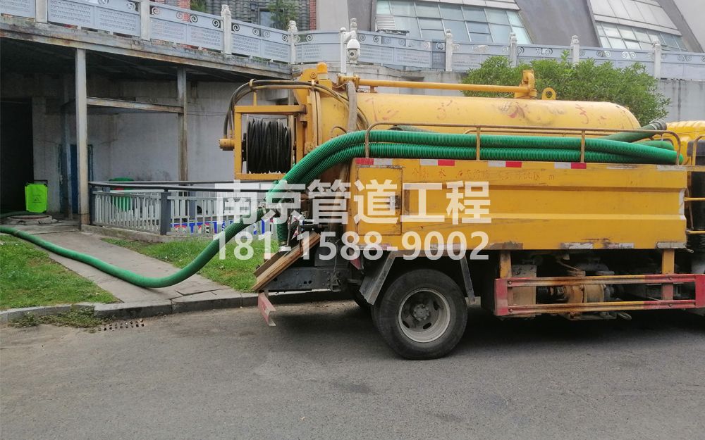 277月苑商场隔油池吸污
