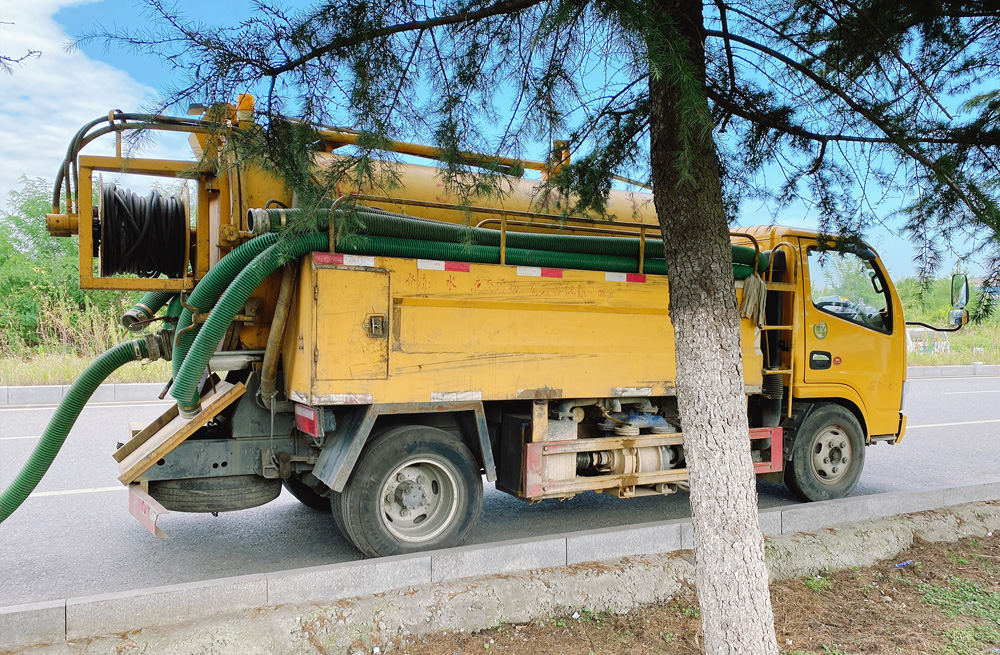 283月苑清洗抽粪车